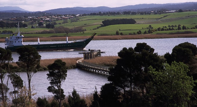 Tourism Tasmania and Geoffrey Lea
