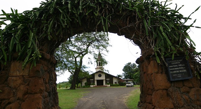 Image courtesy of Hawaii Visitors and Convention Bureau