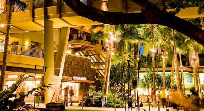 Image courtesy of Hawaii Visitors and Convention Bureau