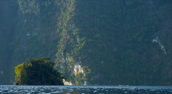 Cheow Larn lake